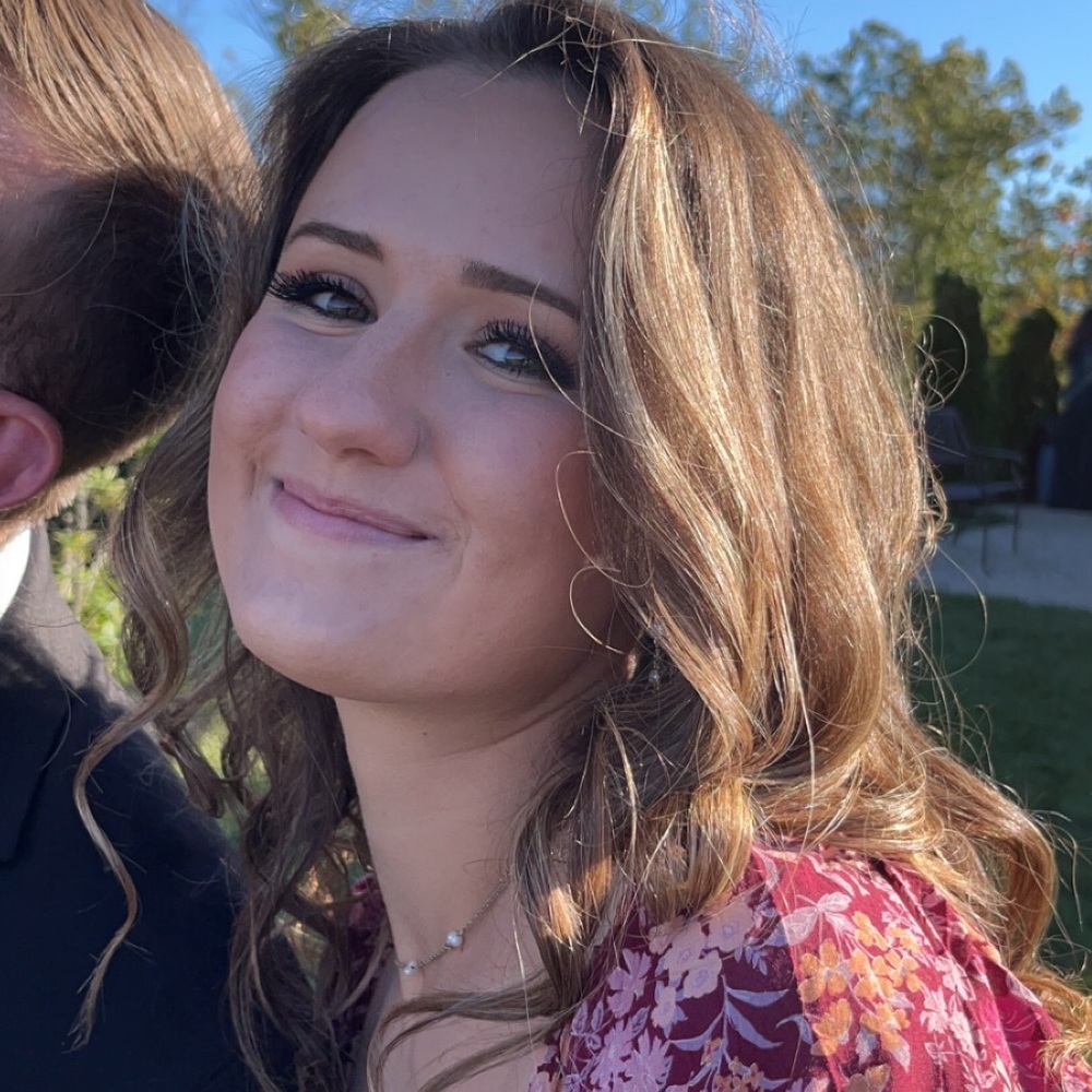 Meet your Posher, Hayley